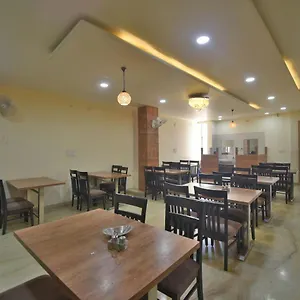 *** Hotel Oyo 70502 Mithila Palace &restaurant India